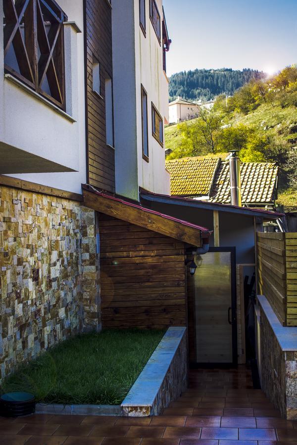 Trigrad Hotel Exterior photo
